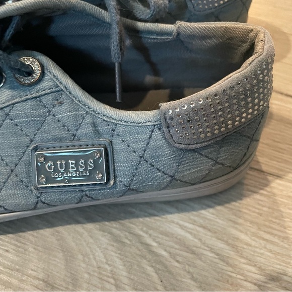 Guess shoe size 7 - Picture 3 of 9